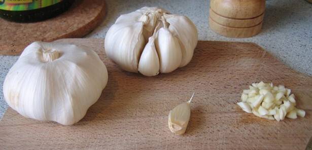 Sarımsak soymanın kolay yolu