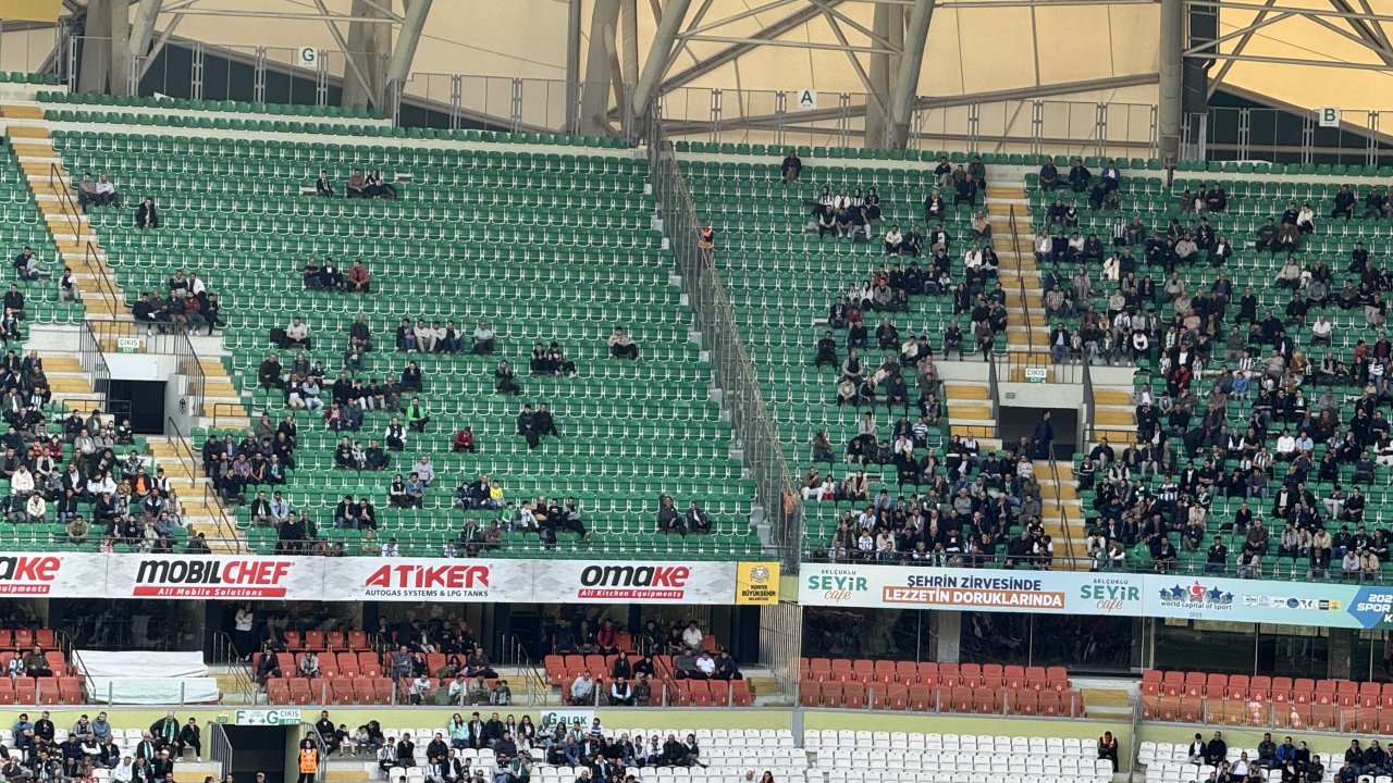 Konyaspor-Samsunspor maçında tribünler ‘boş’ kaldı