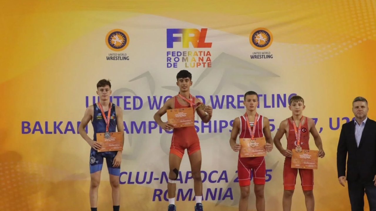 Hüma öğrencisi Özen şampiyon