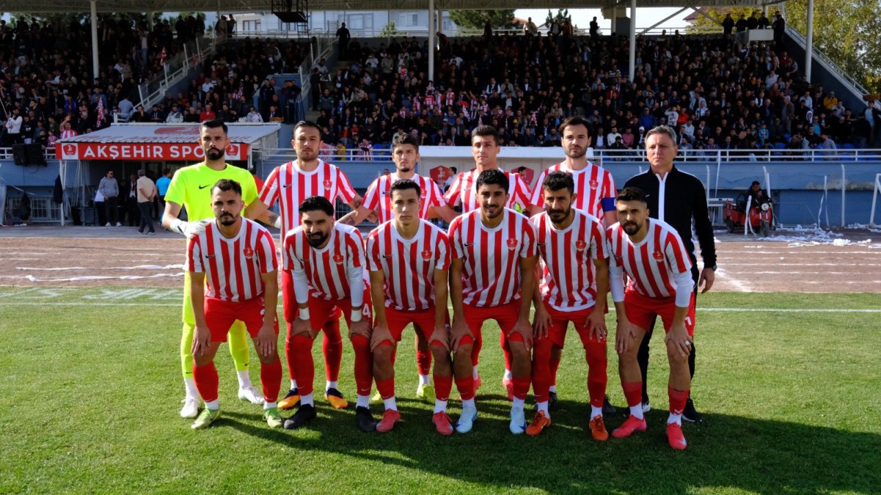 1922 Akşehirspor'da liderlik sevinci