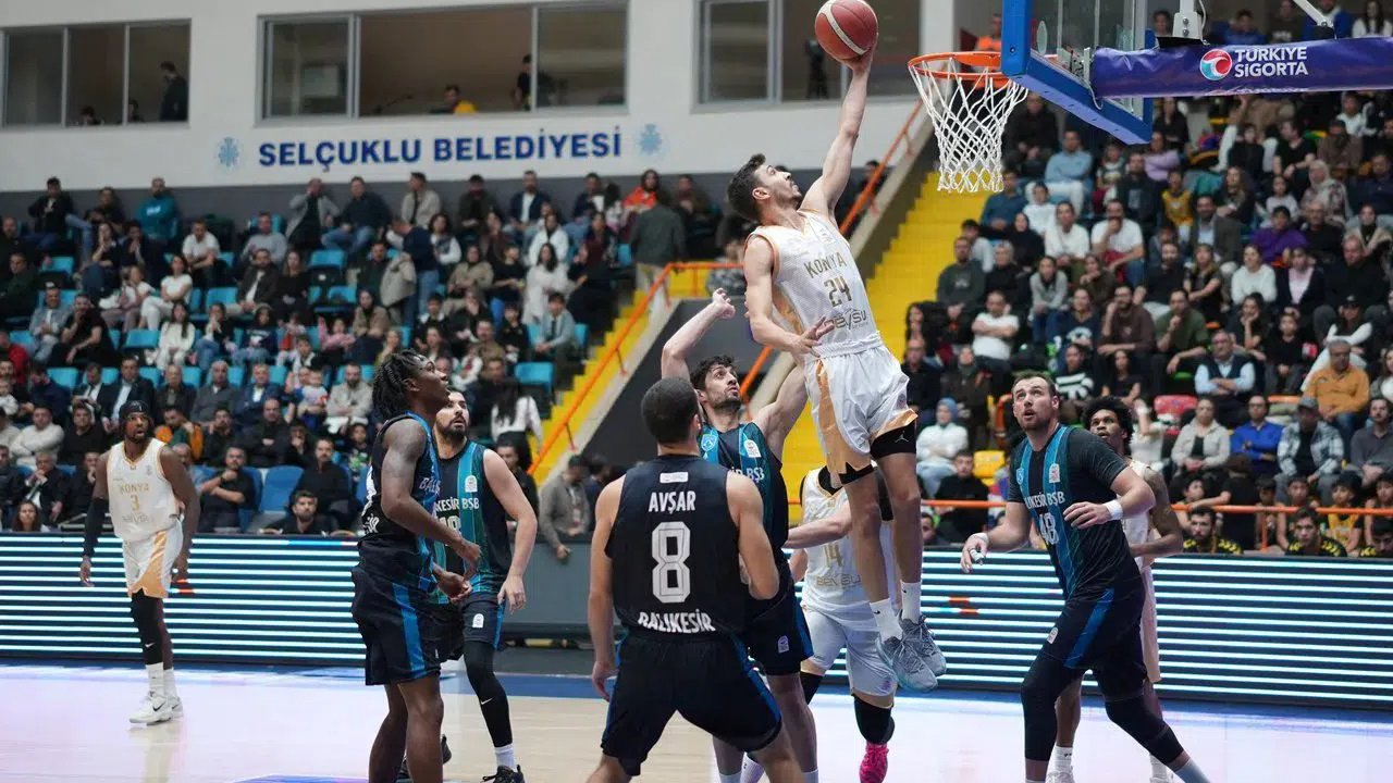 Konya Büyükşehir Basketbol Balıkesir'e fark attı
