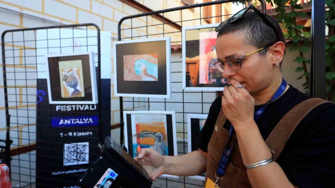 Antalya'da yaşayan İranlı Ressamdan '150 eserim kayboldu' iddiası