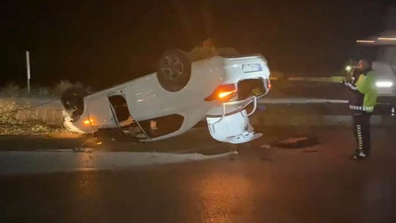 Konya'da kaza yapan otomobil ters döndü