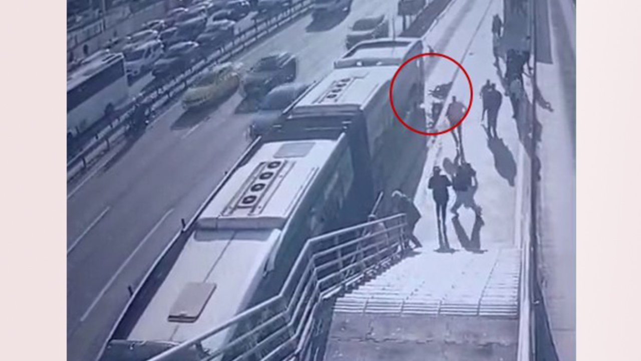 Metrobüsün çarptığı yaşlı engelli yolcu yaşamını yitirdi