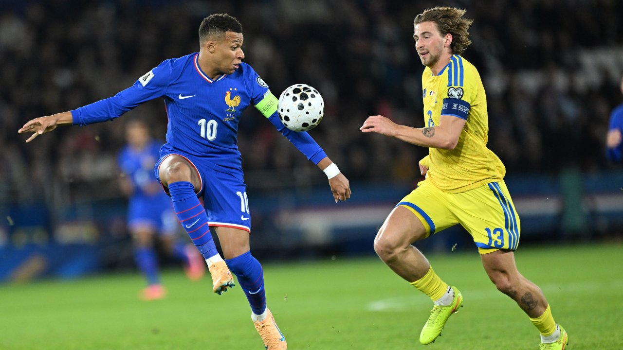 Mbappe, Ronaldo ve Messi'ye kafa tutuyor