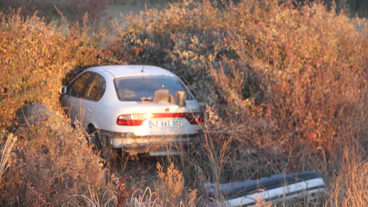 Konya’da devrilen otomobildeki çift yaralandı
