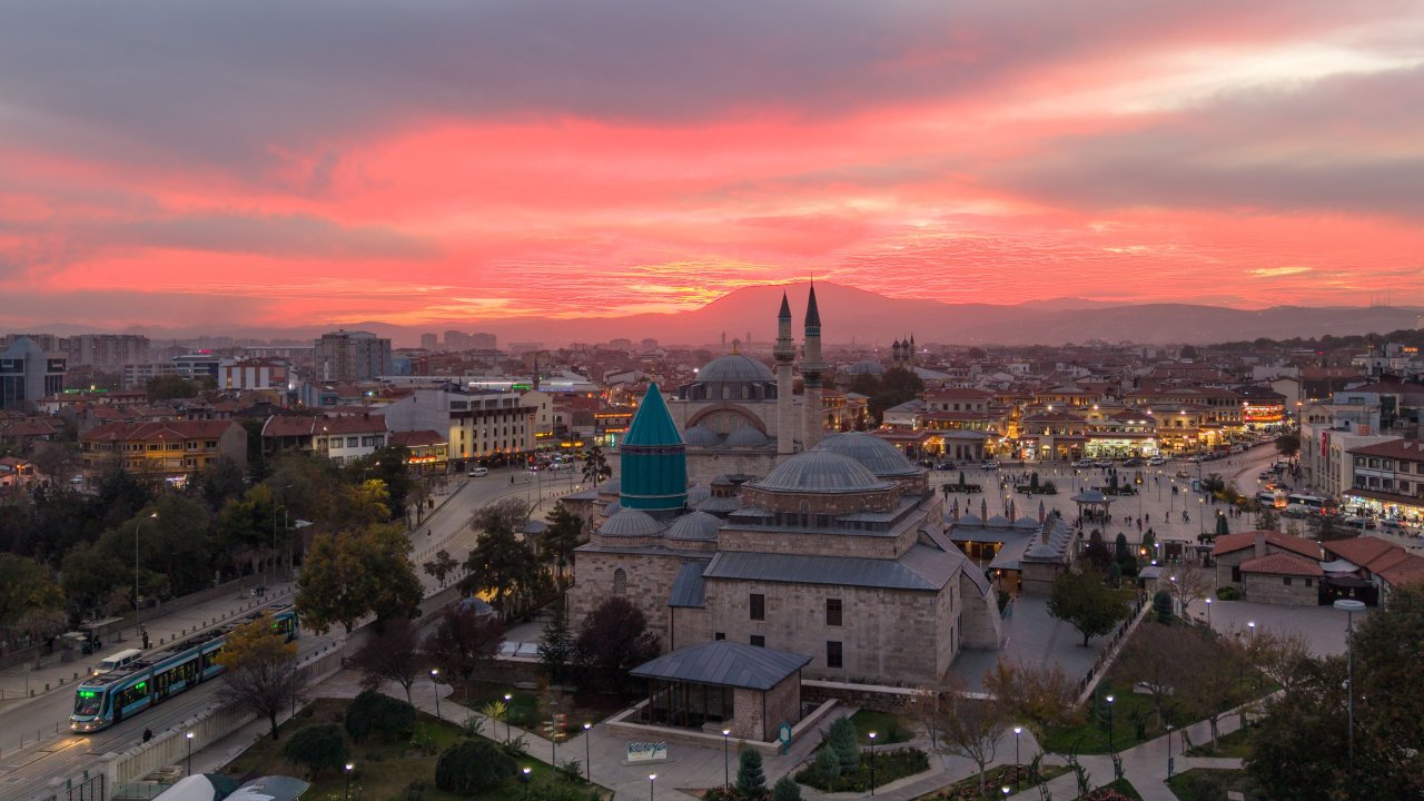 Konya’da kartpostallık gün batımı manzaraları