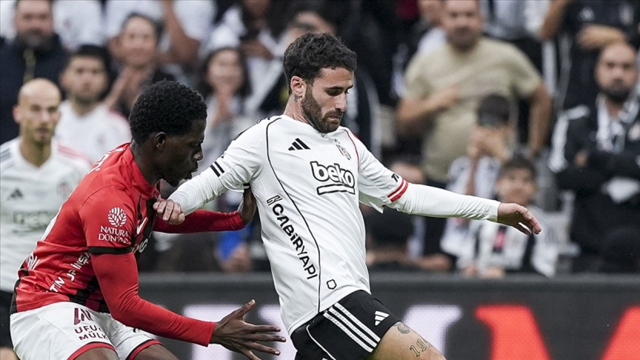Beşiktaş'ta Rafa Silva kafa karıştırıyor