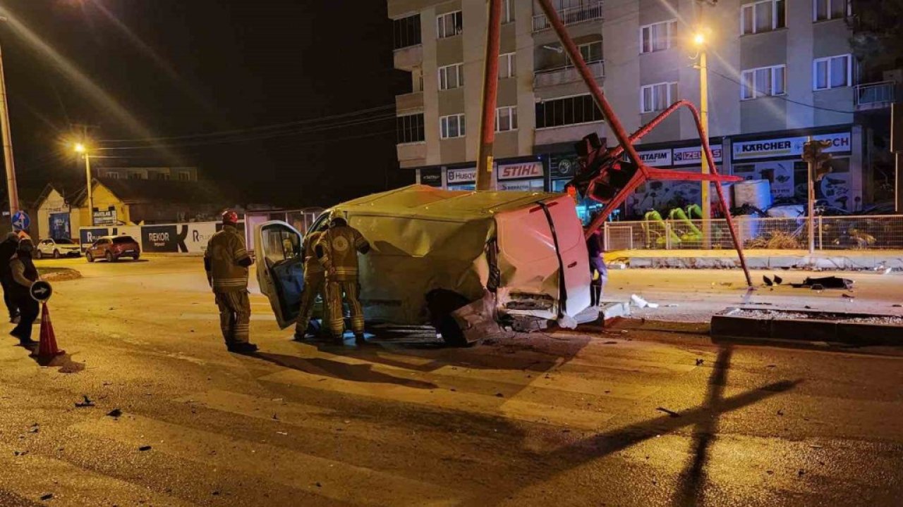 Hızlı otomobil, dehşeti yaşattı! Takla atıp sürüklendi