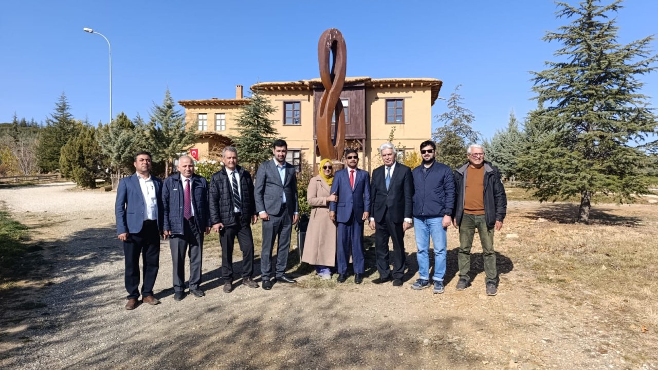 Maldivler Büyükelçisi Konya'nın ilçesini ziyaret etti