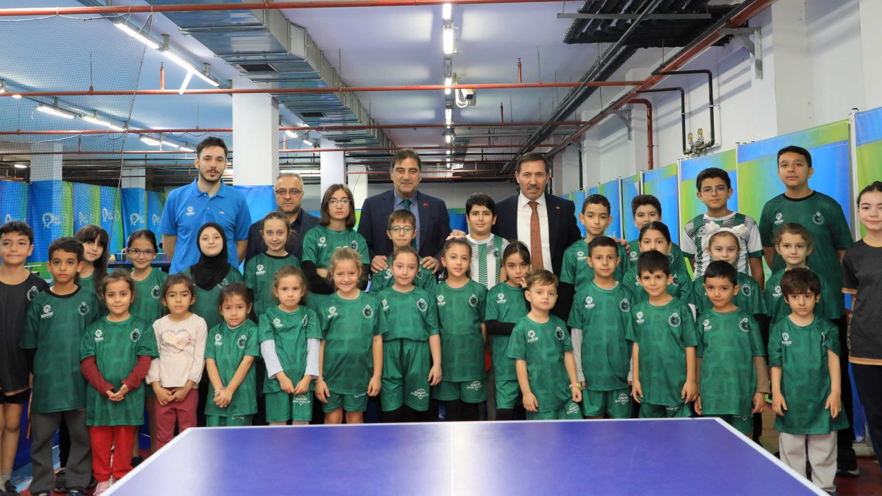 Ünal Karaman ve Hasan Kılca'dan spor okullarına ziyaret