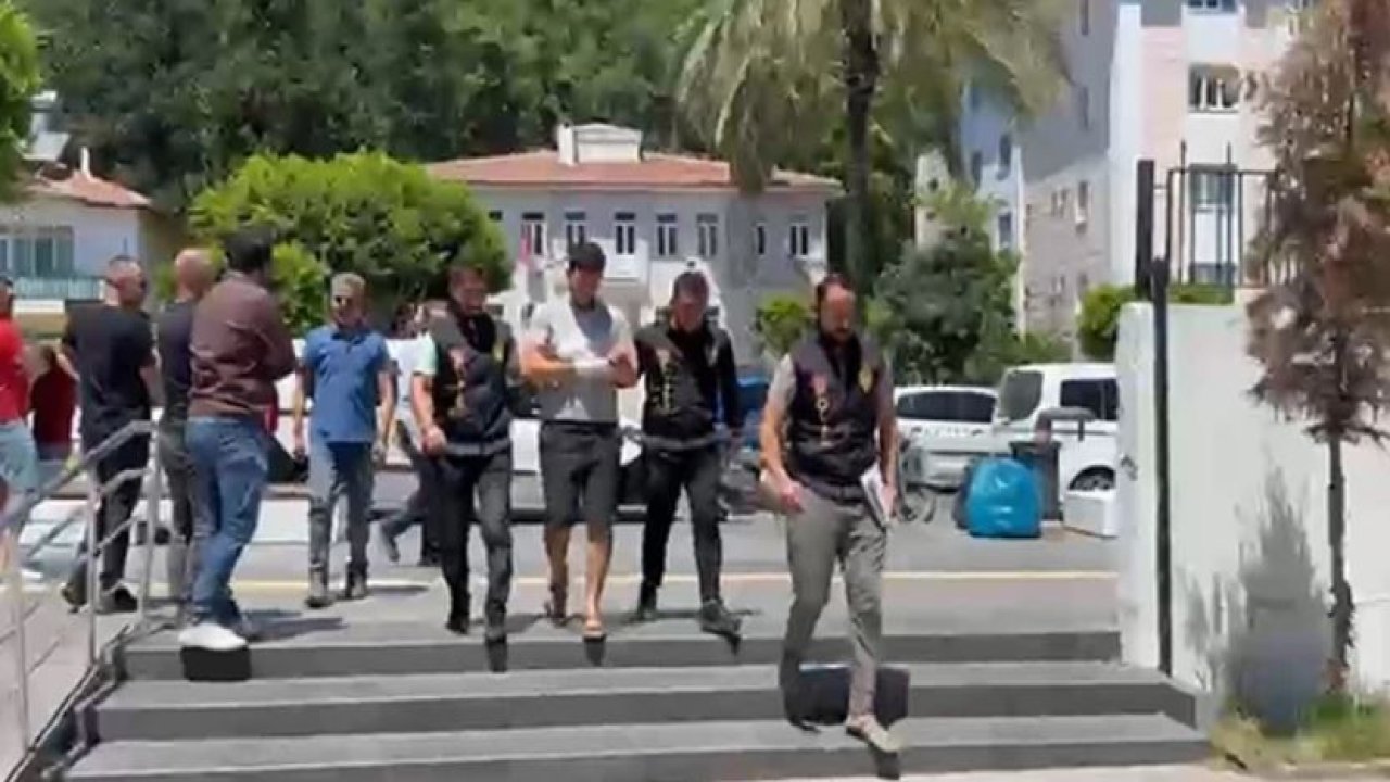 Kardeşini 14 bıçak darbesiyle öldürdü! İfadesi kan dondurdu: İçimden bir ses 'sen deccalsın' diye haykırıyordu