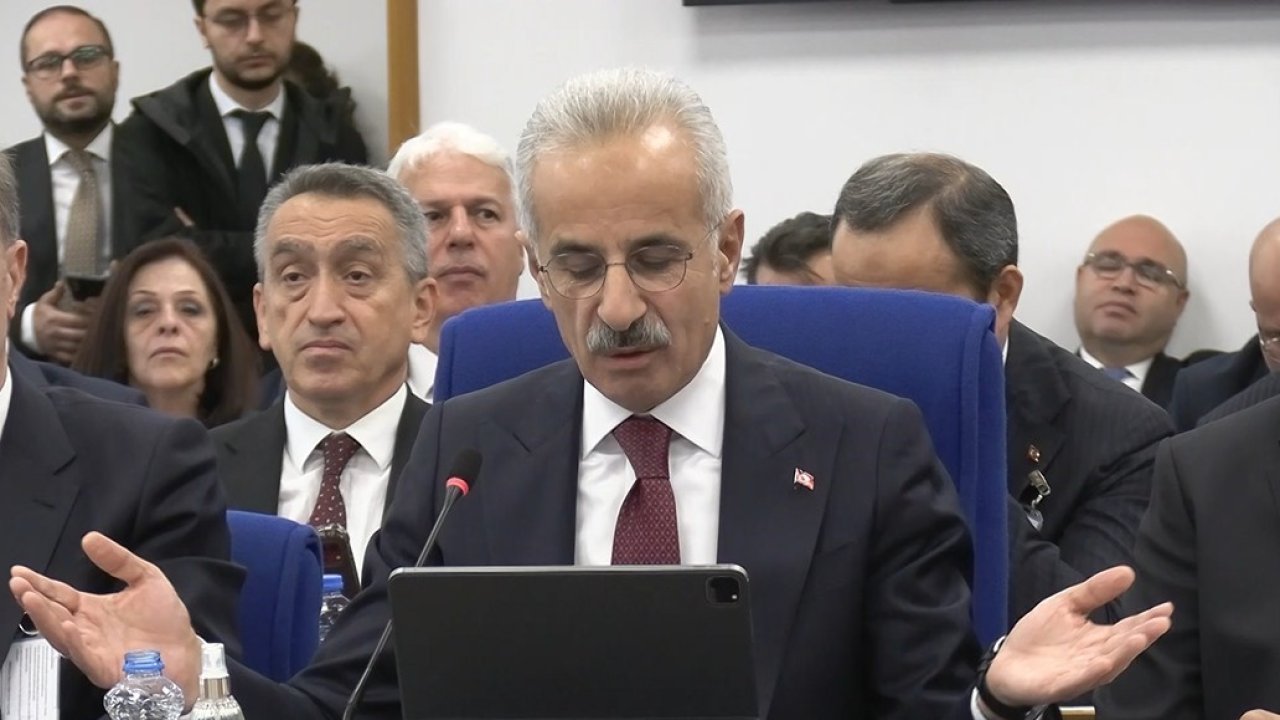 CHP'lilerle Bakan Uraloğlu arasında komisyonda tartışma çıktı