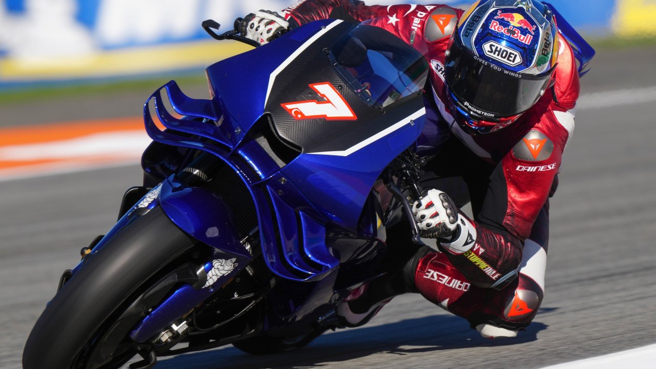 "El Turco" Toprak Razgatlıoğlu MotoGP'ye  “stoppie” ile ayak bastı