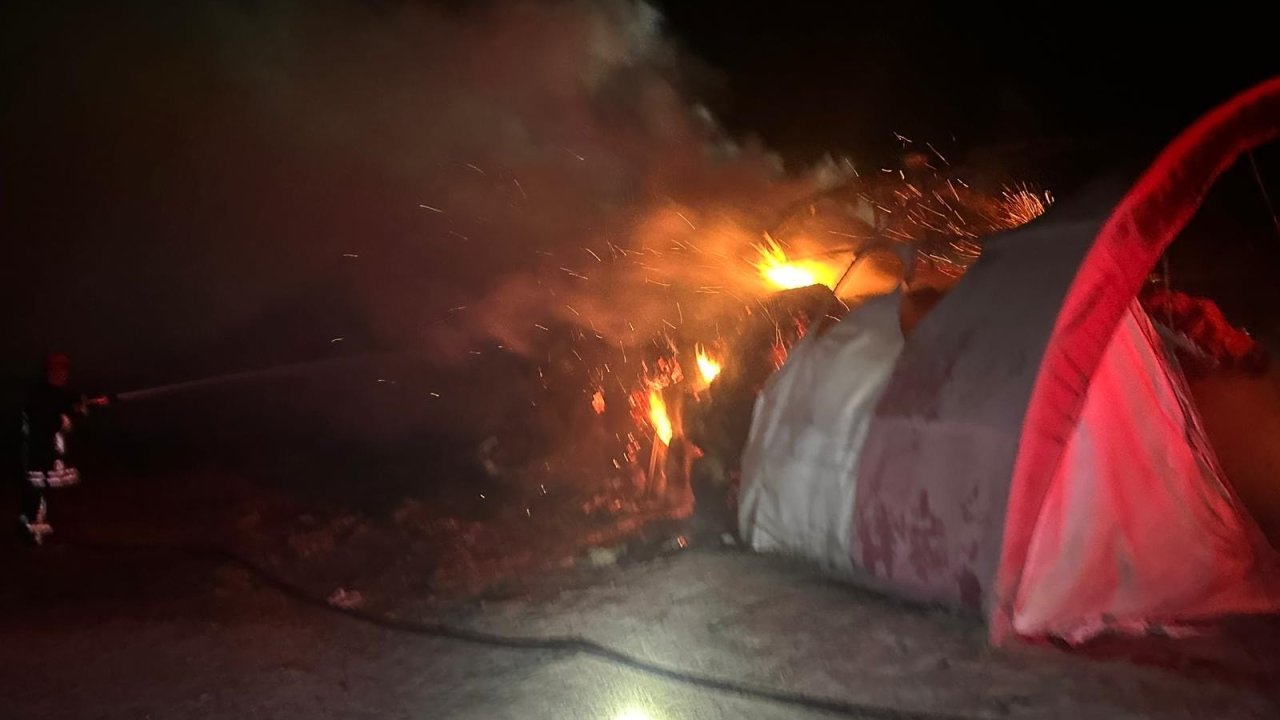 Konya'da 22 ton saman balyası küle döndü