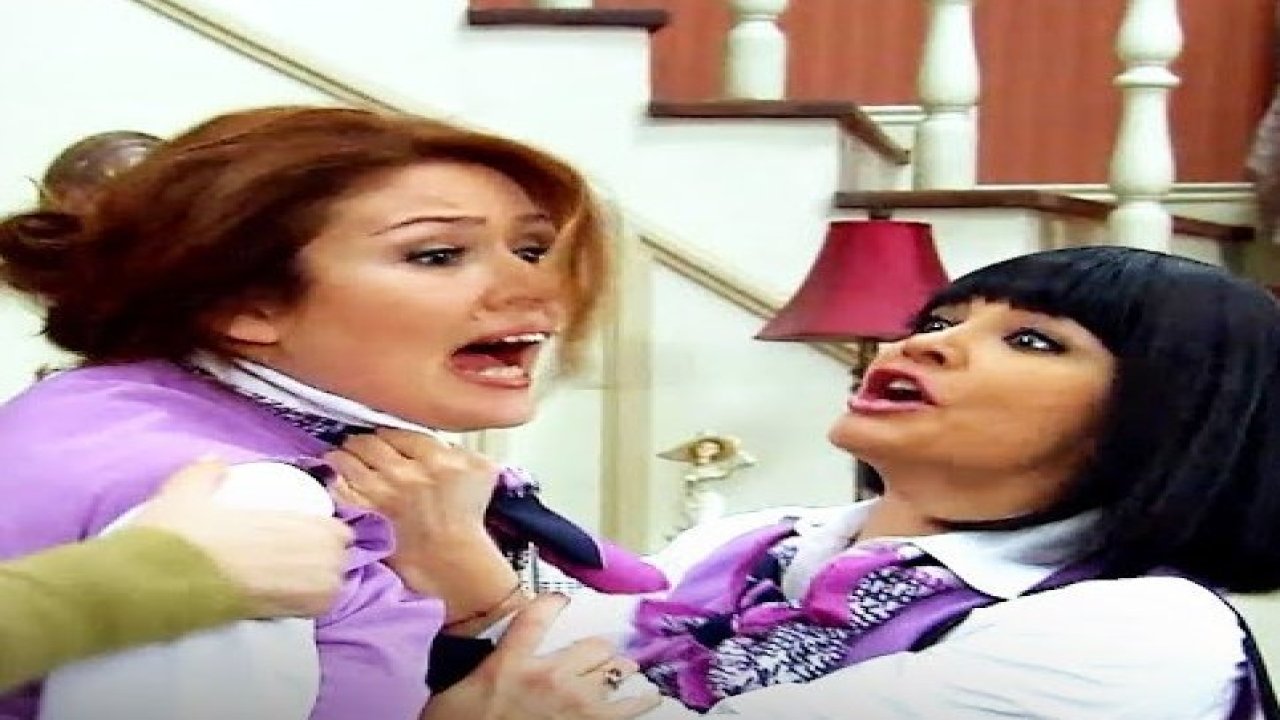 Oklar Evrim Akın'ın üzerindeyken rol arkadaşı Zeynep Gülmez'den manidar paylaşım