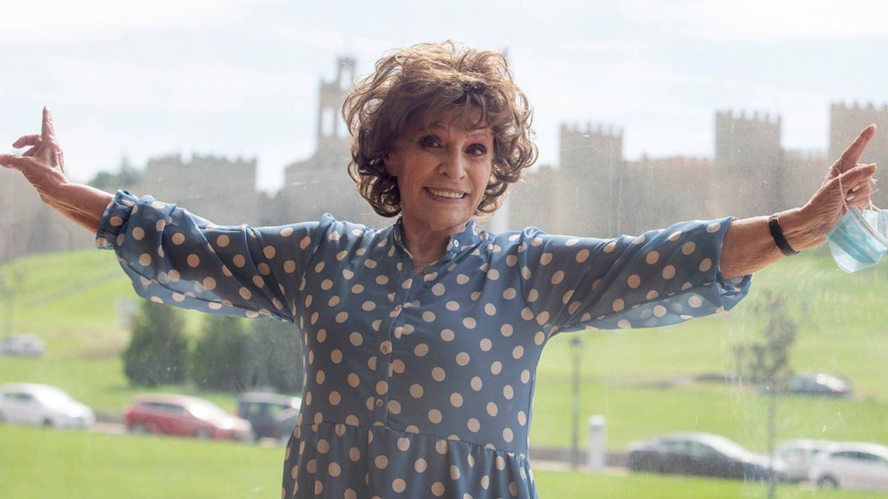 Ünlü sanatçı huzurevinde öldürüldü