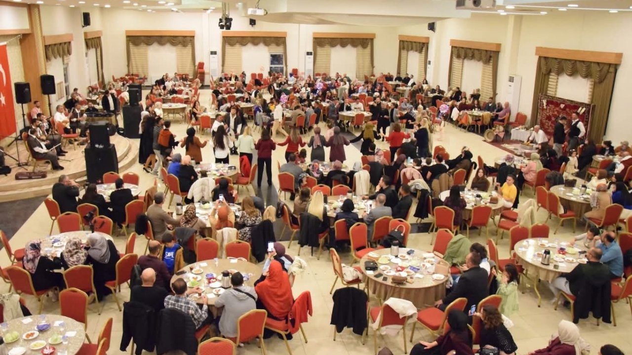 Karapınar’da öğretmenler için sıra gecesi düzenlendi