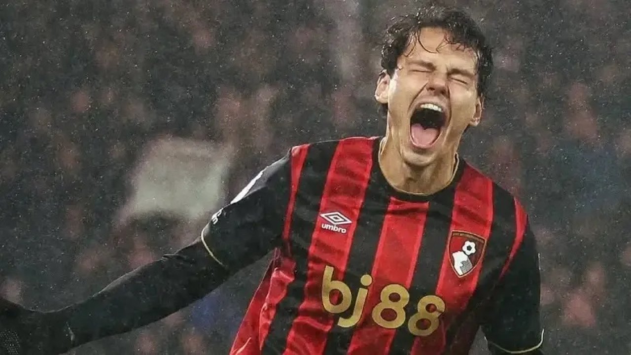 Milli oyuncu  ‘Enes Ünal’ 46 saniyede skoru değiştirdi.