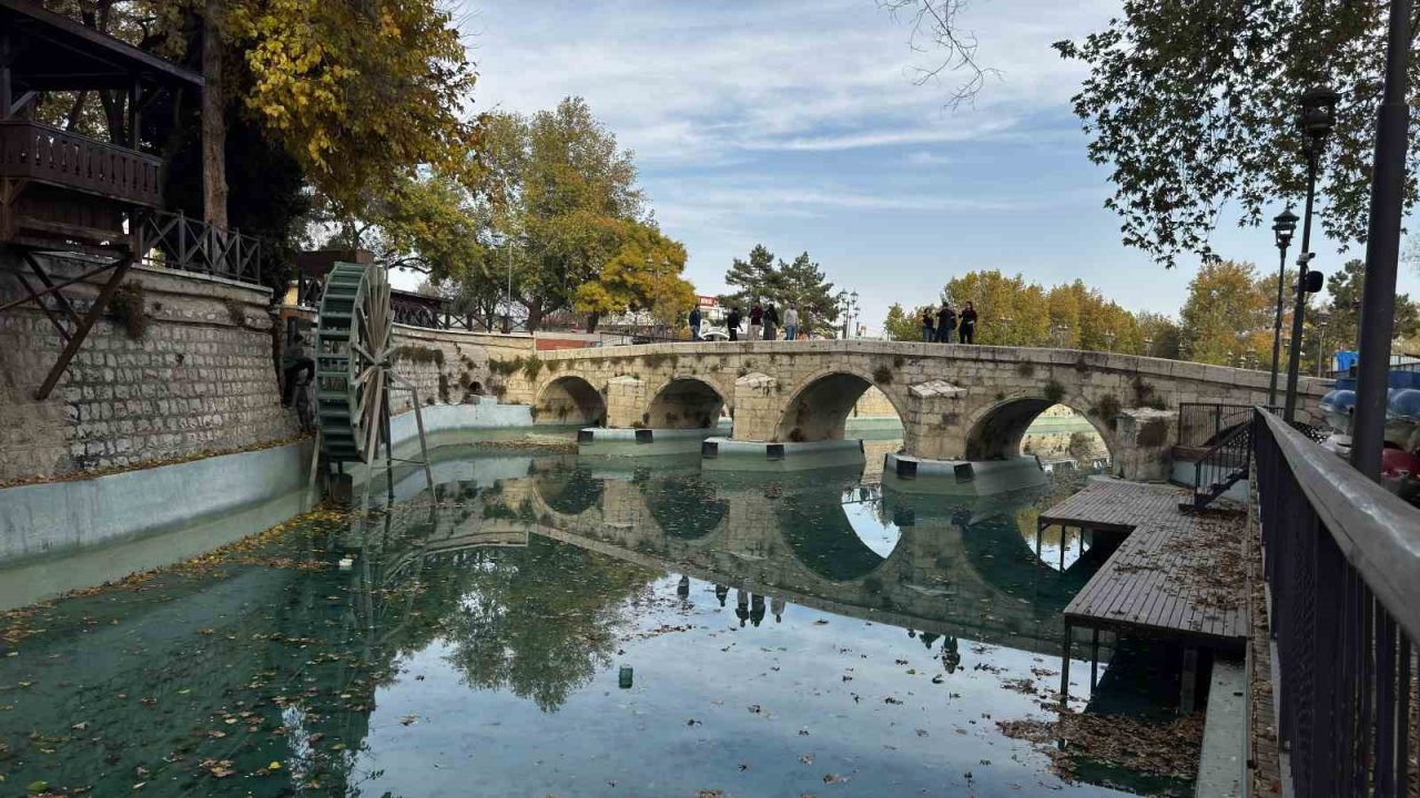 Kışın bir türlü gelmediği Konya'da vatandaşlar hafta sonu Meram’a akın etti