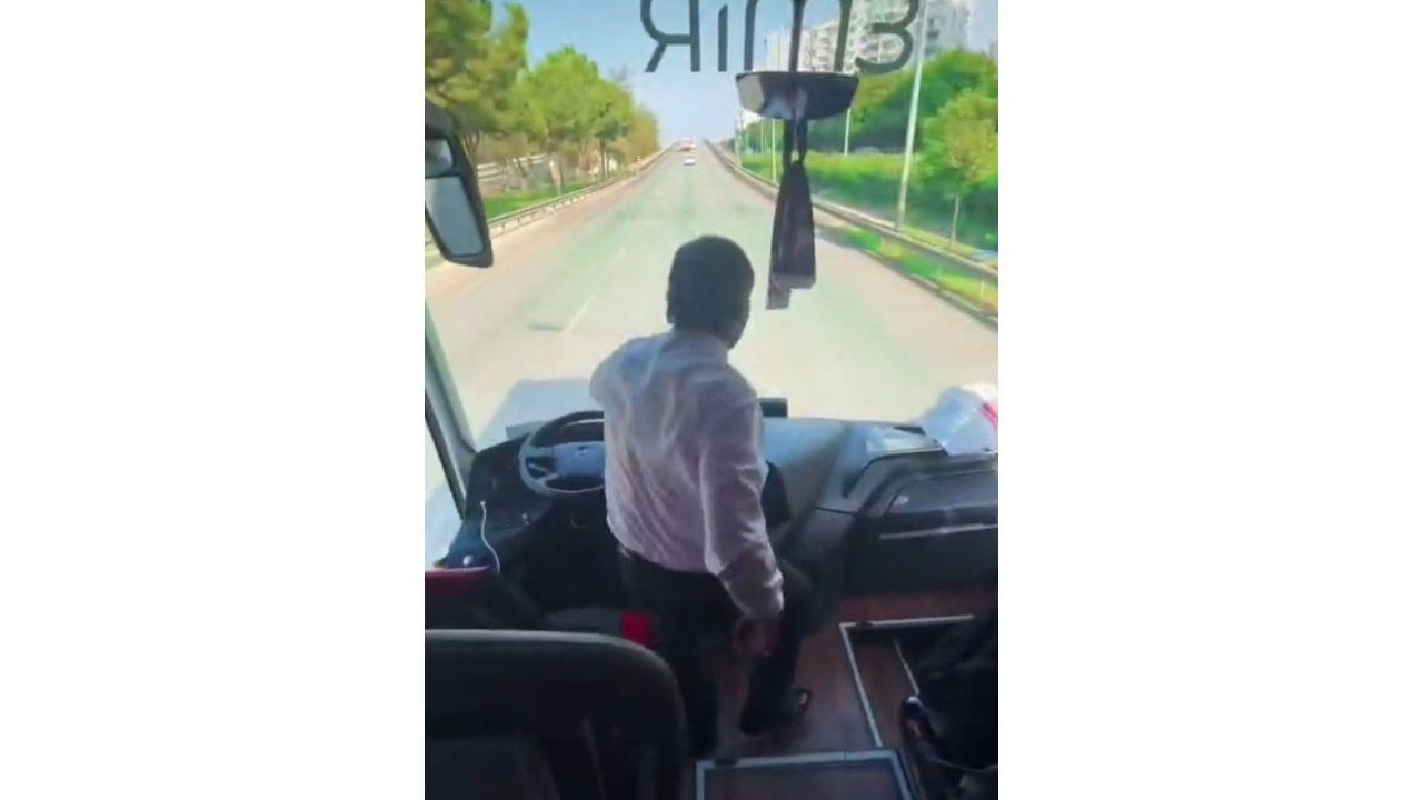 Konyaspor deplasmanına taraftar götüren şoför seyir halinde oynadı