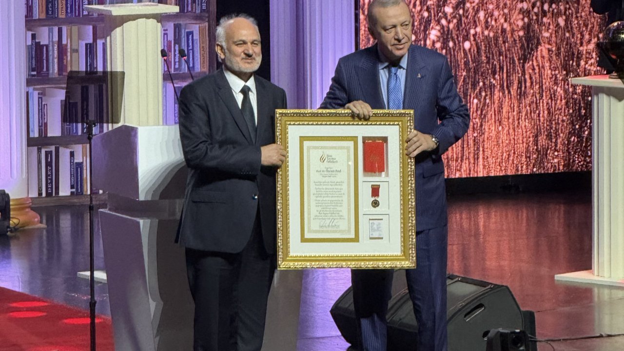 Cumhurbaşkanı Erdoğan’dan Konyalı Profesör Özcan Erel'e ödül!