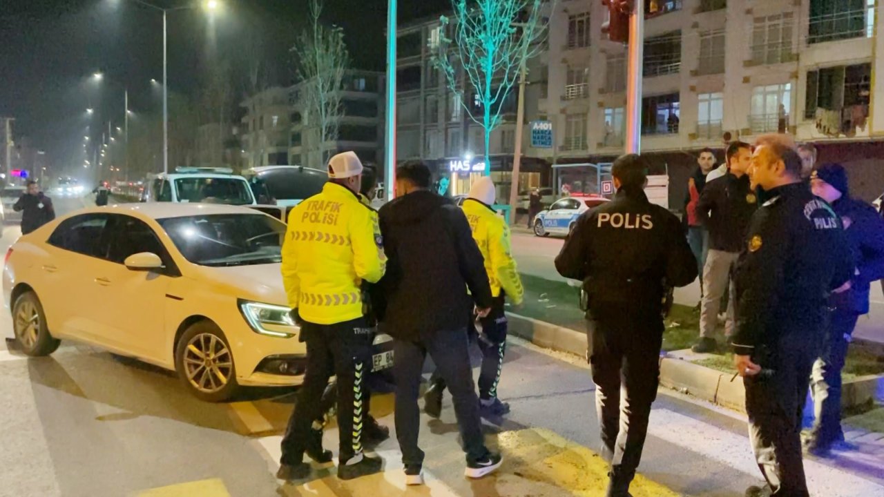 Aksaray’da alkol alan sürücü emniyet müdürüne çarptı