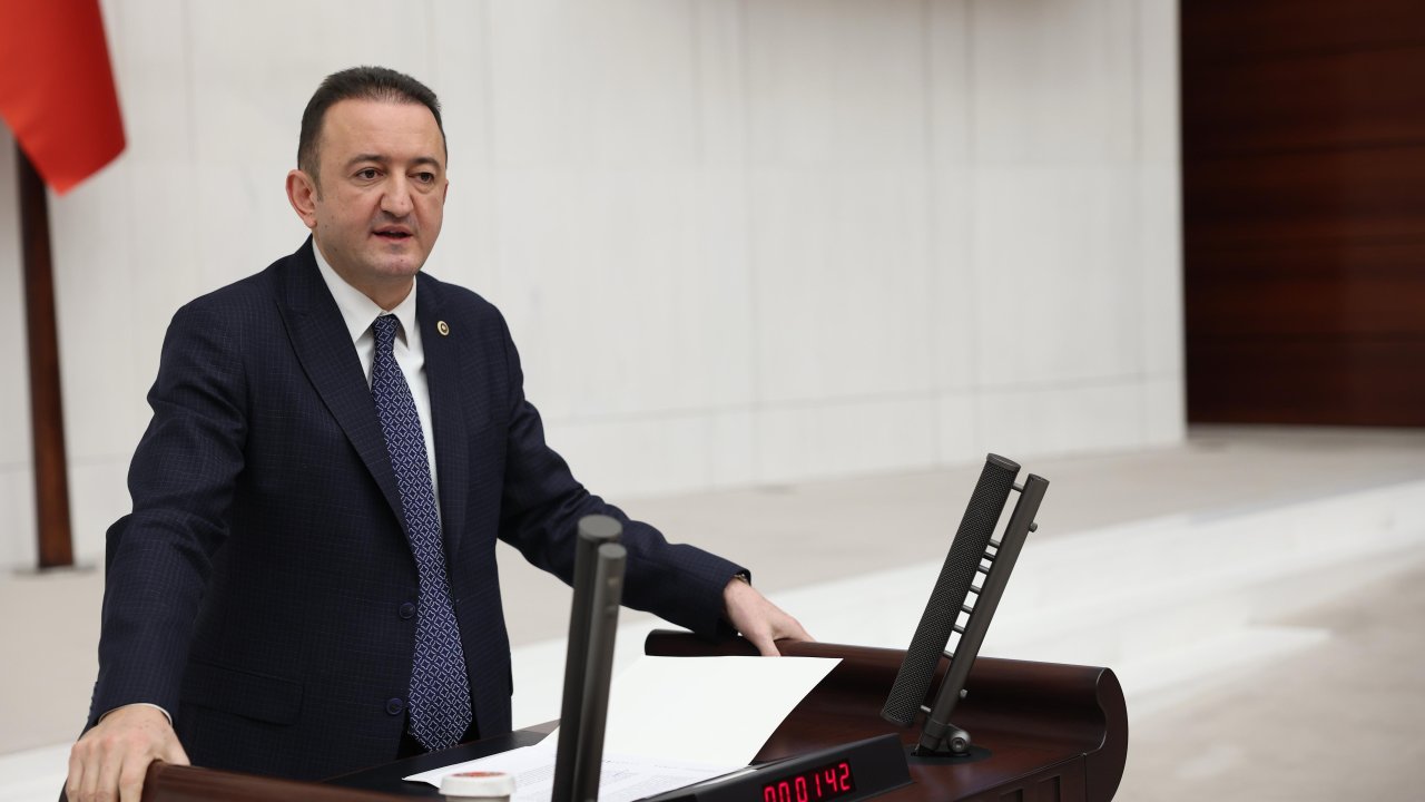 Kredi kartına 2 trilyon 617 milyar TL borcumuz var!