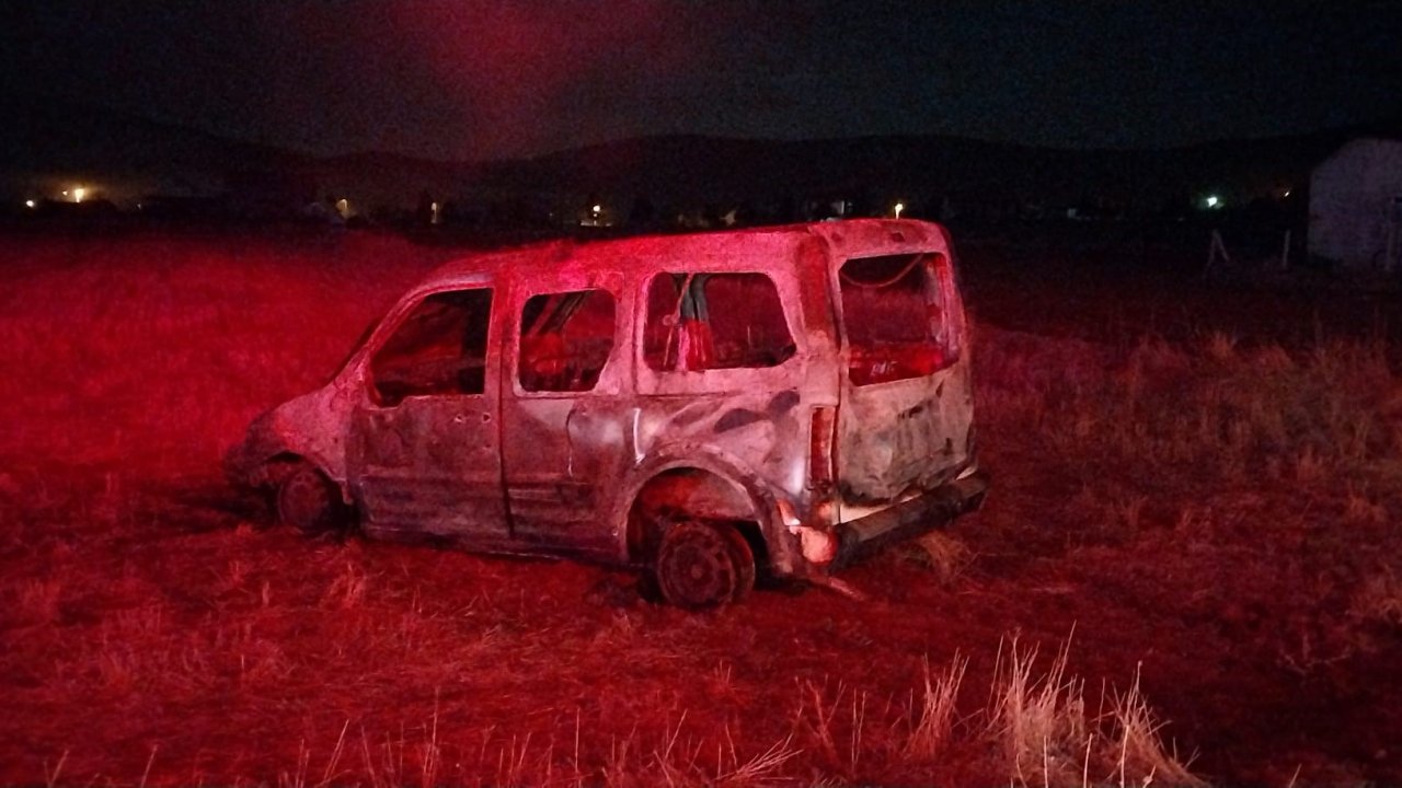 Konya'da garajdaki araç ve evde çıkan yangın korkuttu!