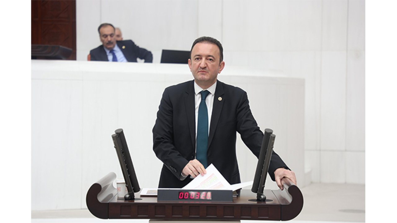 Barış Bektaş: Akademisyenler yakışır bir ücret almalı