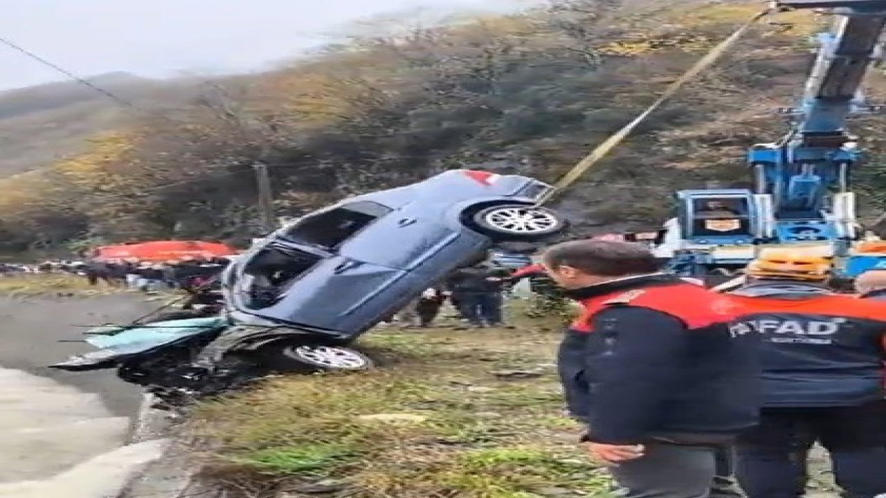 Mezar yeri bakmaya giderken dereye uçan araçta hayatlarını kaybettiler