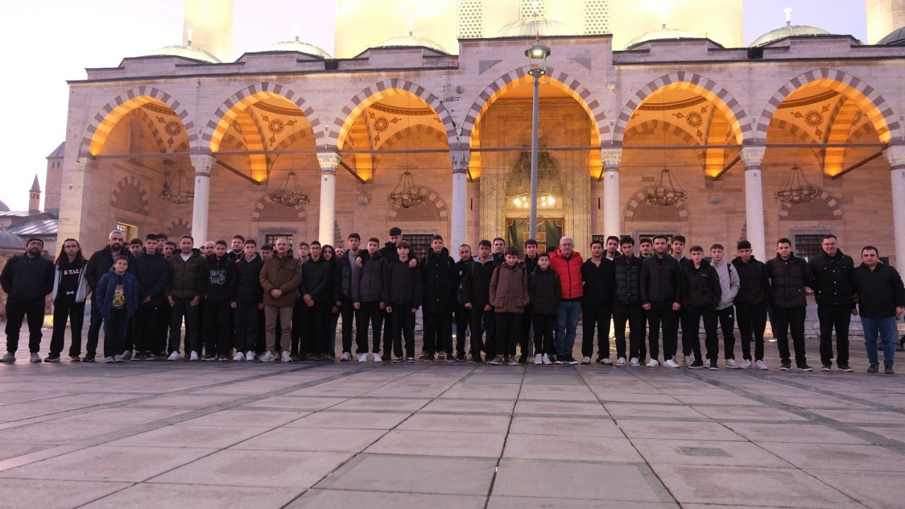 Karatay’da öğrenciler sabah namazında buluştu!