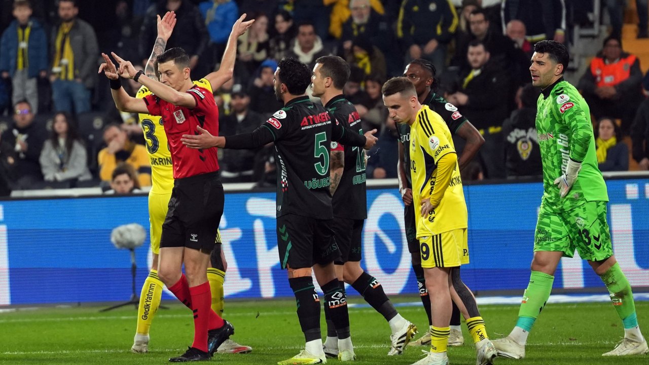 Konyaspor Fenerbahçe karşısında yokları oynuyor