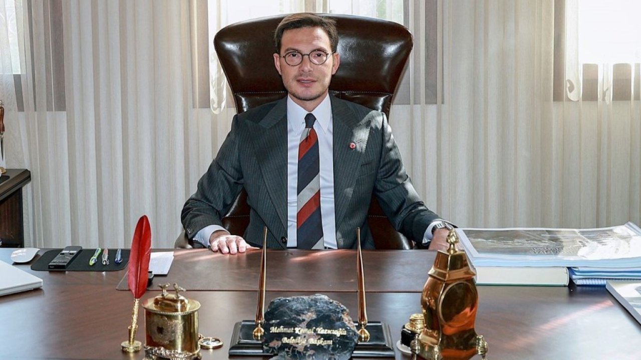 Tokat Belediye Başkanı Mehmet Kemal Yazıcıoğlu'nun makamında böcek bulundu