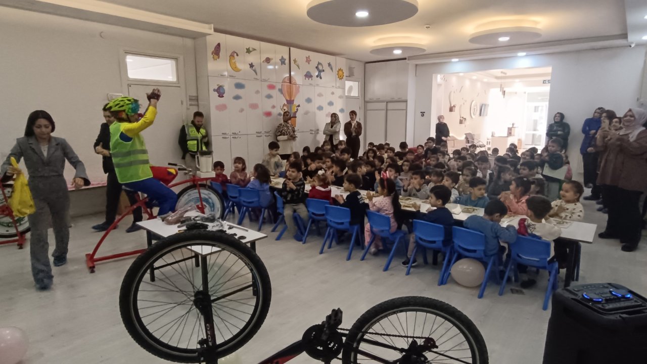 Konya Büyükşehir çocuklara bisiklet sevgisi aşılıyor