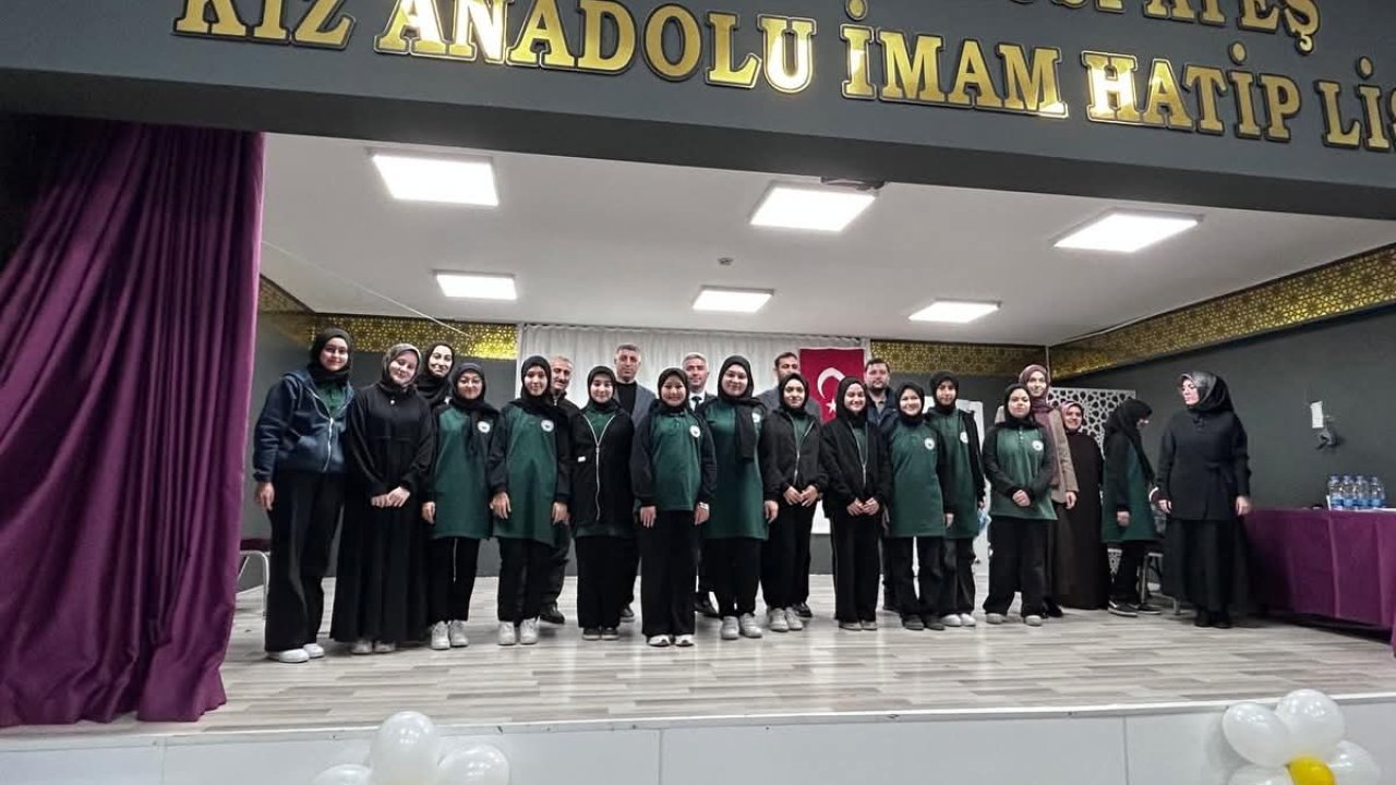 40 ayeti mealiyle birlikte ezberlediler, büyük ilgi gördüler