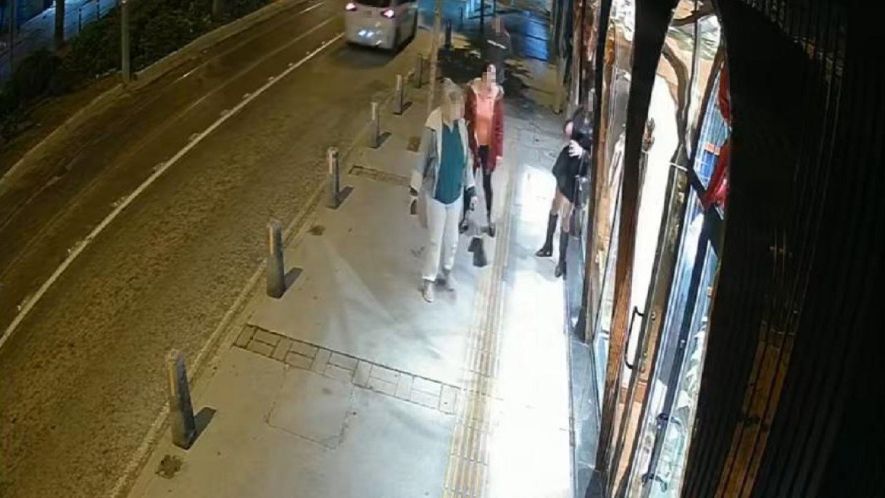 Alkol alan şahıs iş yeri vitrinine kafa attı