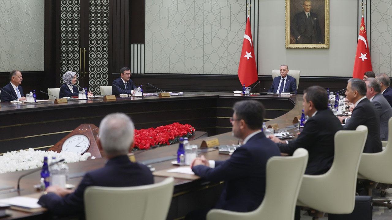 Ankara kulislerine füze gibi düştü: Cumhurbaşkanı Erdoğan’ın üstünü çizdiği 4 isim