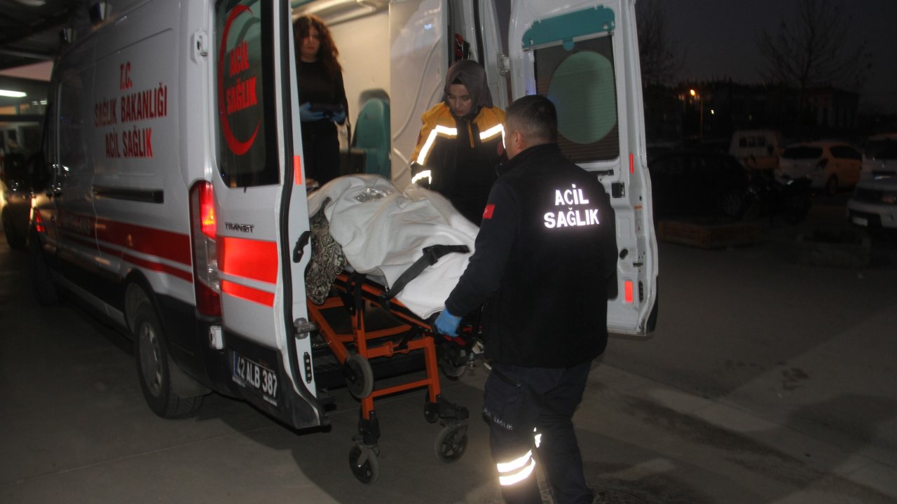 Konya'nın ilçesinde yoldan çıkan otomobil şarampole takla attı!