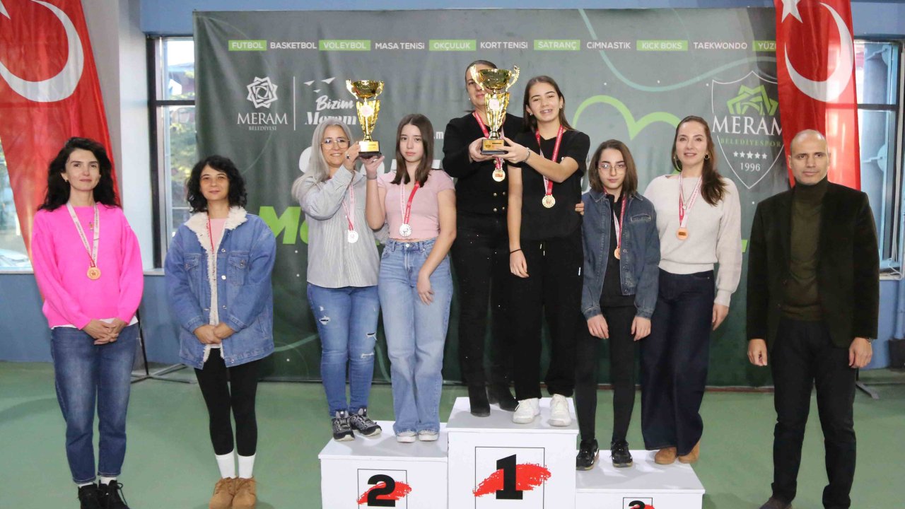 Meram'da tenis heyecanı