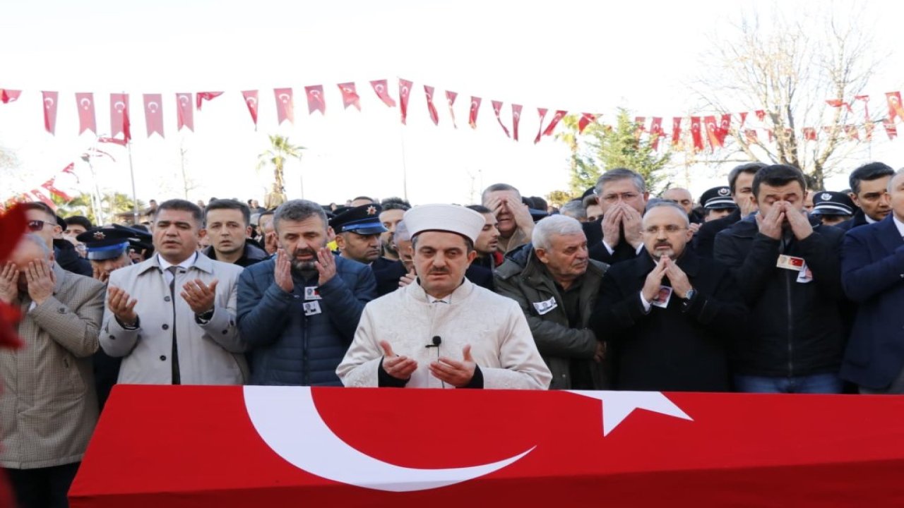 DEAŞ operasyonunda şehit olan polis memuru toprağa verildi