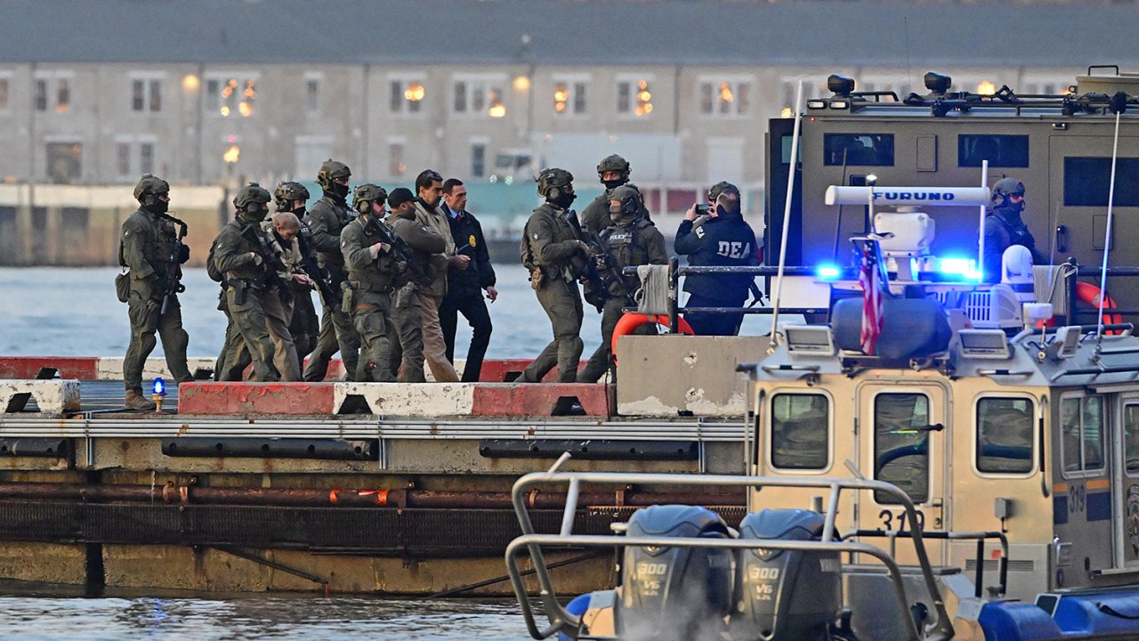 ABD’nin kaçırdığı Venezuela Devlet Başkanı Maduro, mahkemeye  sevk edildi