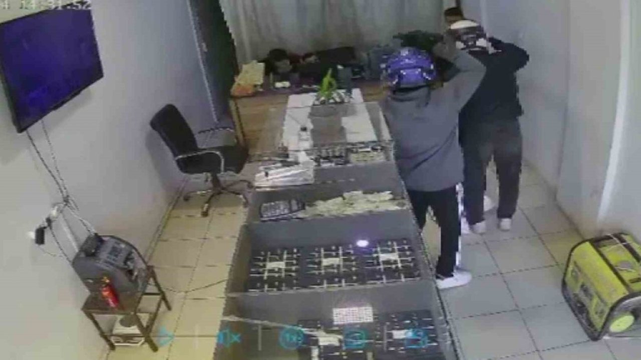 Film sahnelerini aratmayan soygun! 22 milyon TL’lik vurgun 3 dakikalarını aldı