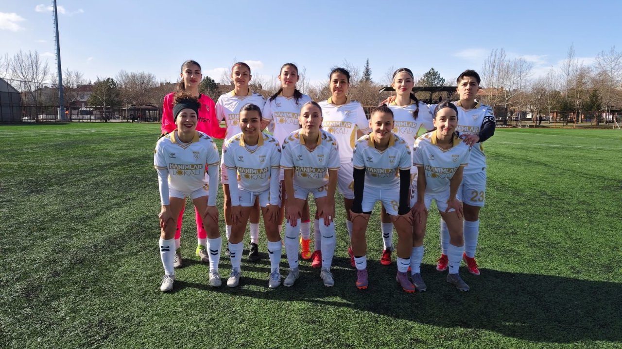 Genç Ülkümspor Gaziantep ekibine gol oldu yağdı