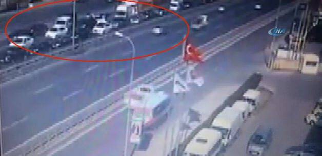 20 aracın birbirine girdiği kaza anı