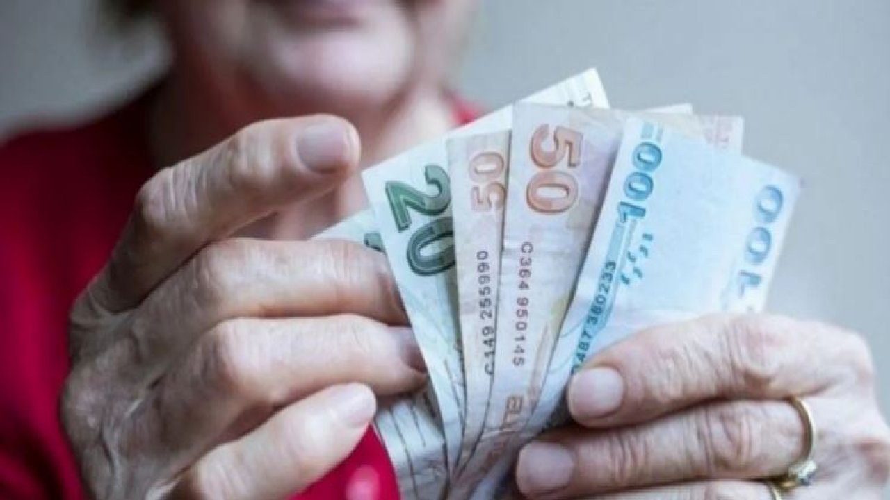 Emekliye bayram ikramiyesi için kötü haber! İşte yapılacak zam