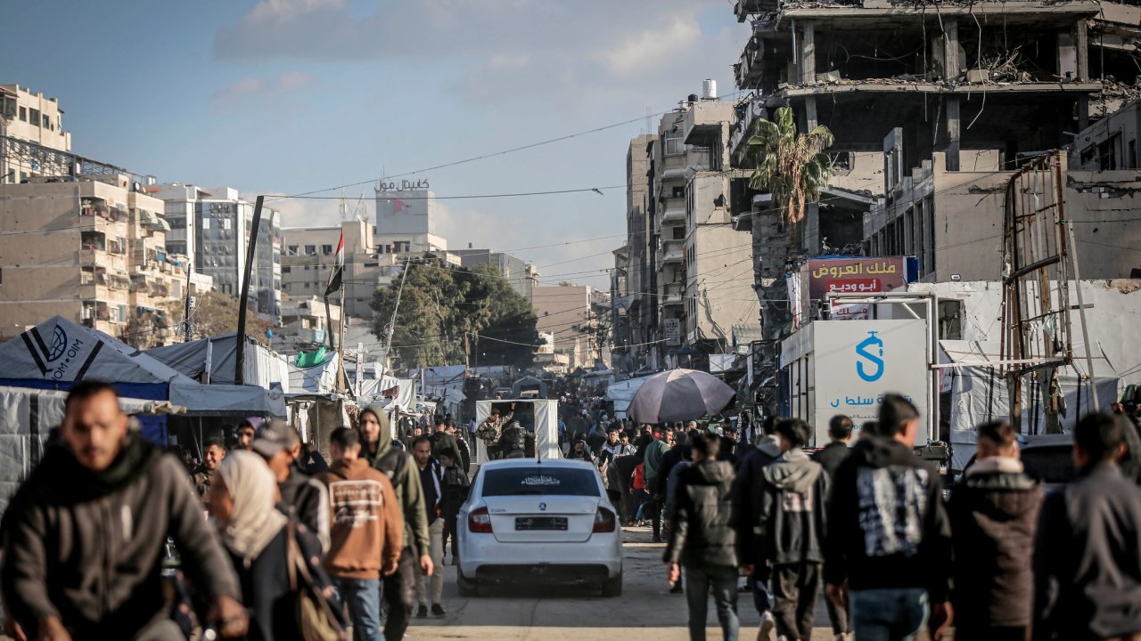 Gazze'de 'insanlık' yaşam savaşı veriyor