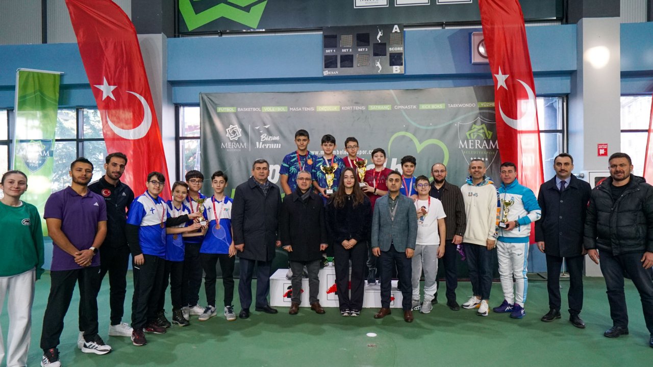 Tenisin kalbi Meram'da attı