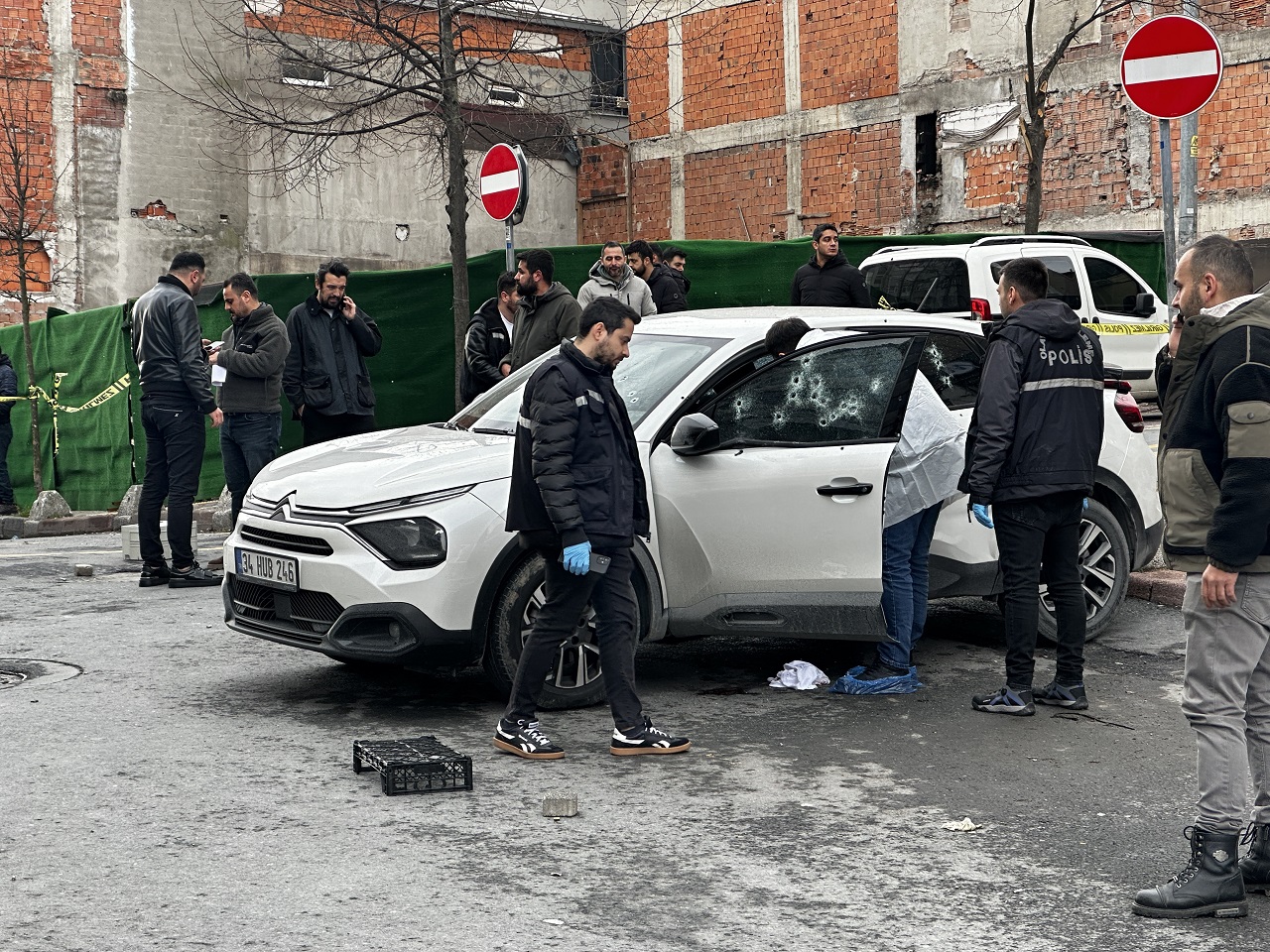 40 kurşunlu cinayetin görüntüleri ortaya çıktı! Sokak ortasında çapraz ateş kurbanı