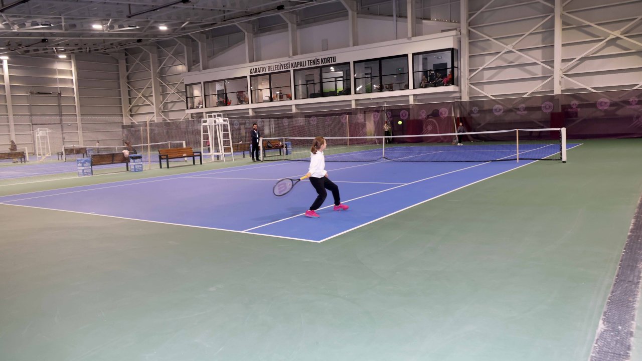 Karatay'da tenis heyecanı sürüyor